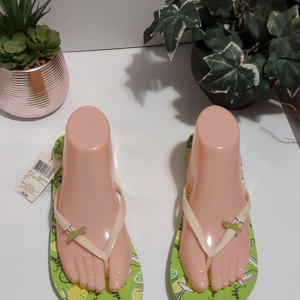 Stylish Cream Flip-Flops for Women - Picture 6 of 8